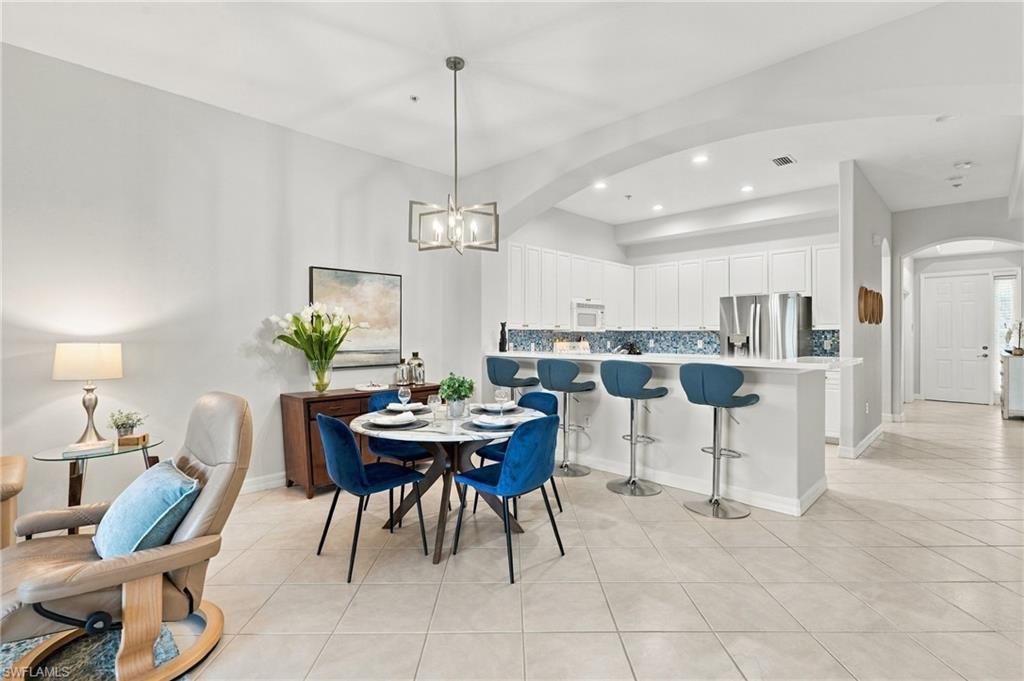 1112 Manor Lake Dr, Unit 202, Naples, FL 34110 Photo