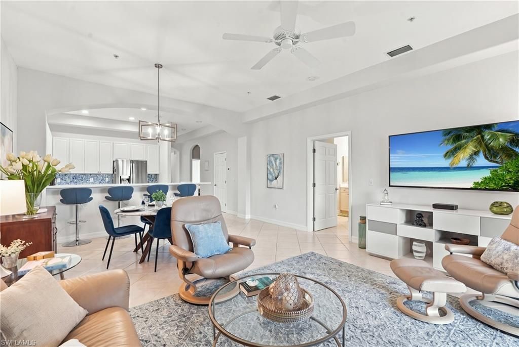 1112 Manor Lake Dr, Unit 202, Naples, FL 34110 Photo