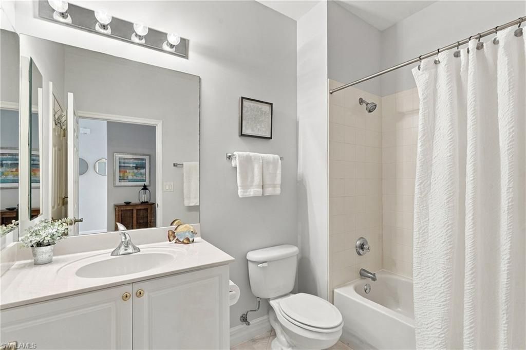 1112 Manor Lake Dr, Unit 202, Naples, FL 34110 Photo