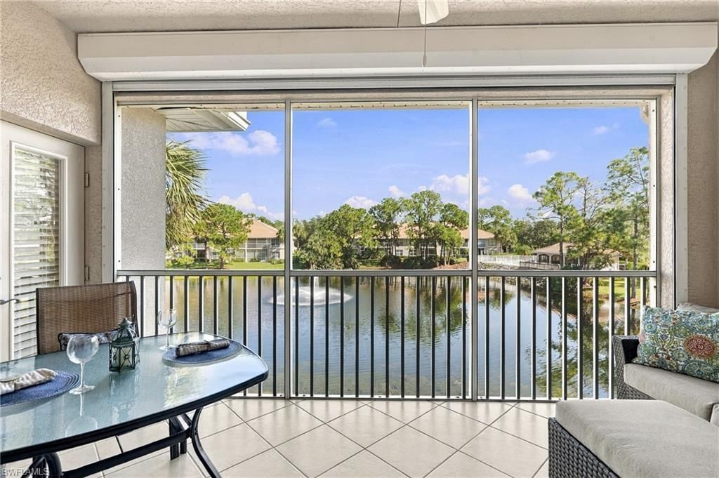 1112 Manor Lake Dr, Unit 202, Naples, FL 34110 Photo