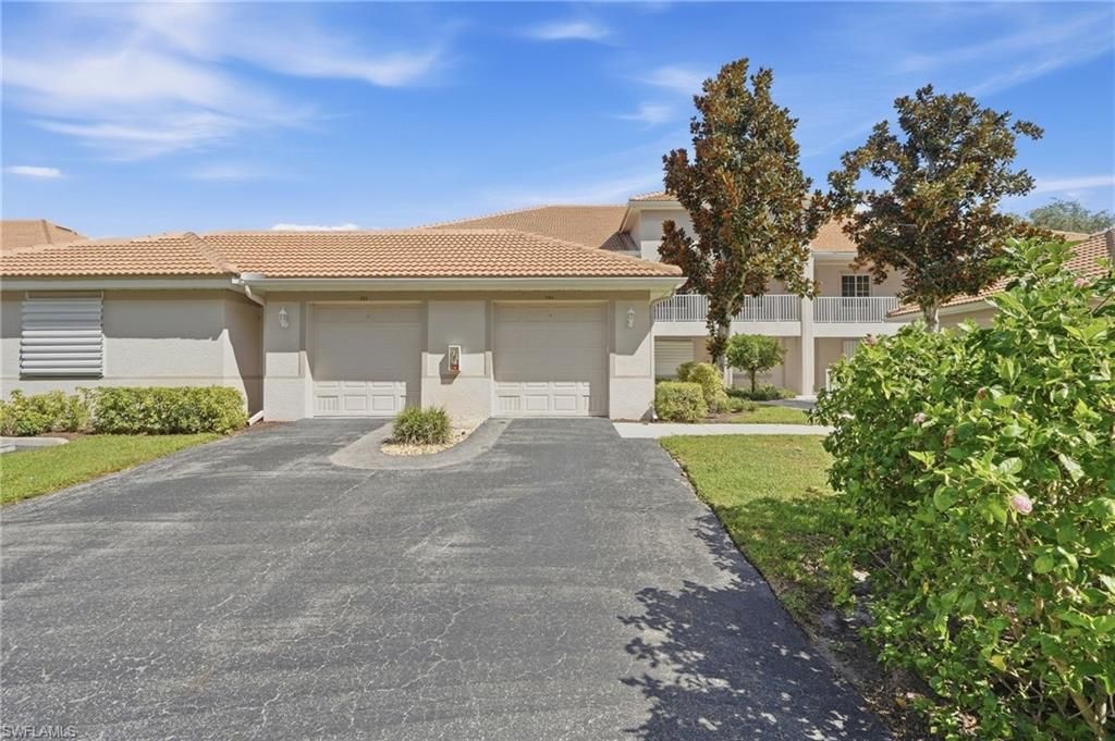 1112 Manor Lake Dr, Unit 202, Naples, FL 34110 Photo