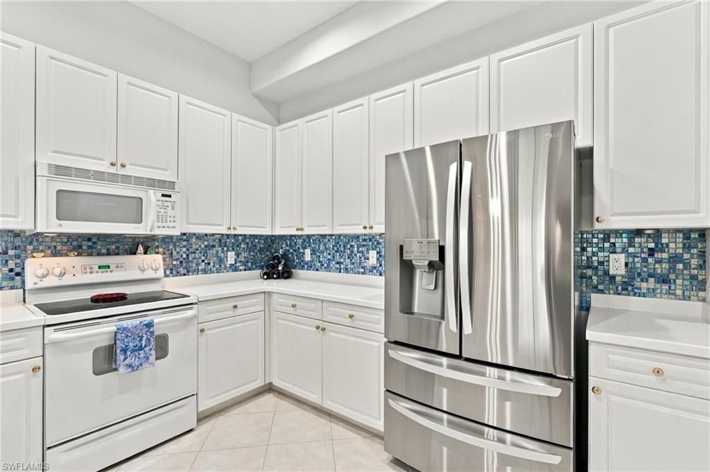 1112 Manor Lake Dr, Unit 202, Naples, FL 34110 Photo
