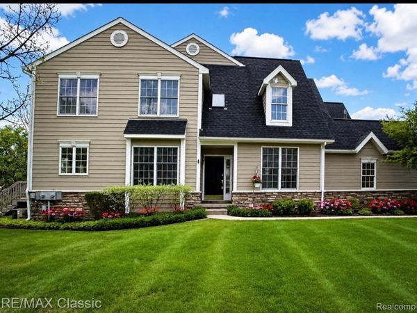 26426 Island Lake Drive, Unit 24, Novi, Mi 48374