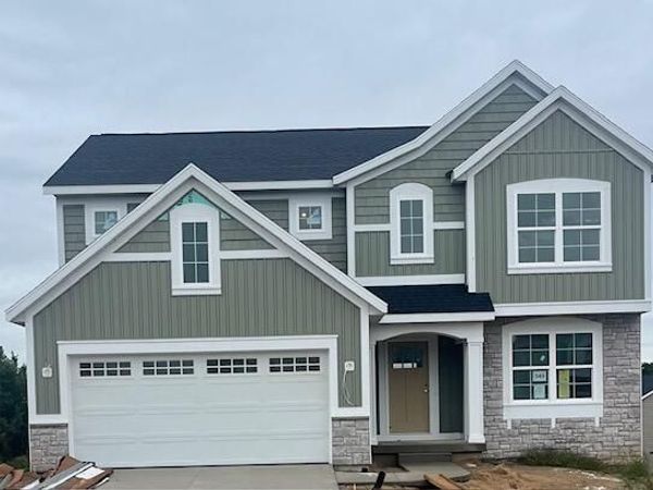 549 Victory Drive NE, Rockford, MI 49341
