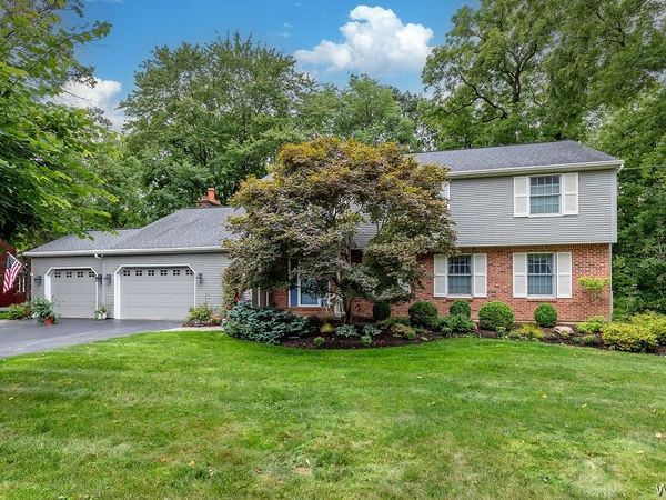 25 Timberlake Drive, Orchard Park, NY 14127