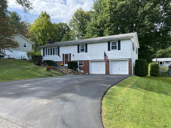 7 Willow Street, Sugarloaf, PA 18249