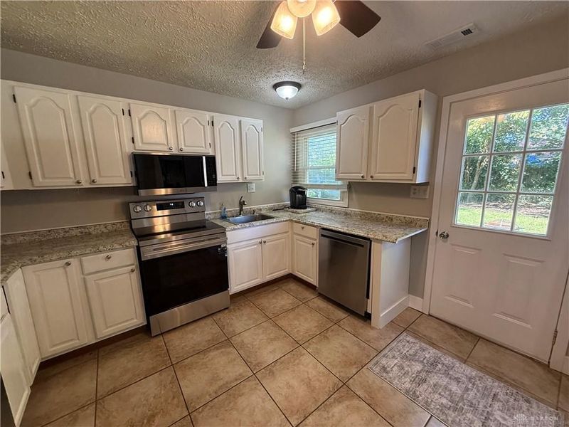23 Lindway Drive, Fairborn, OH 45324 Photo 4