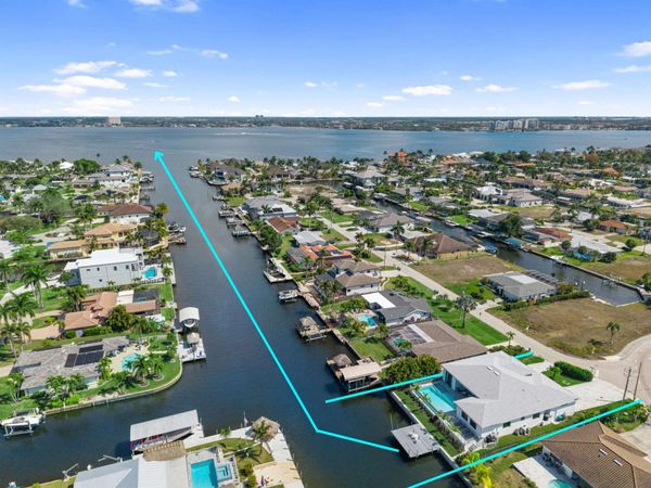 1021 Lucerne Pkwy, Cape Coral, FL 33904