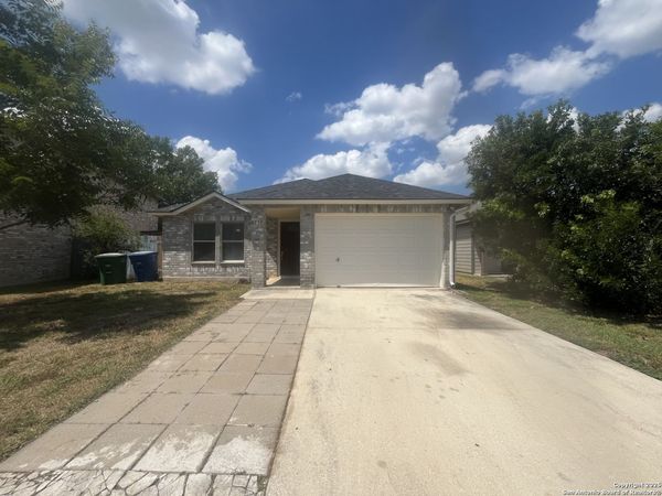 8131 Grand Bend DR, San Antonio, TX 78250