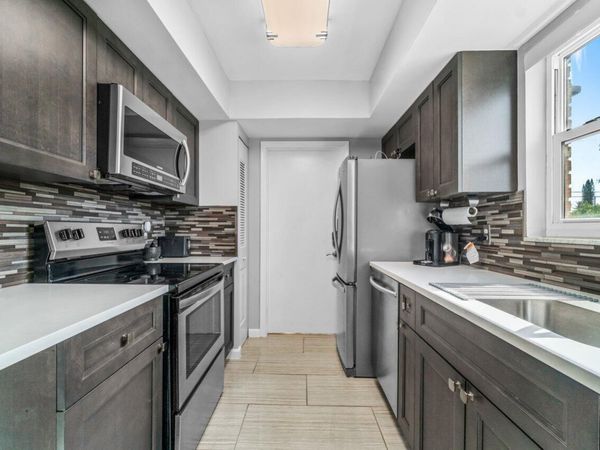 2037 S Seacrest Boulevard, Unit B, Boynton Beach, FL 33435