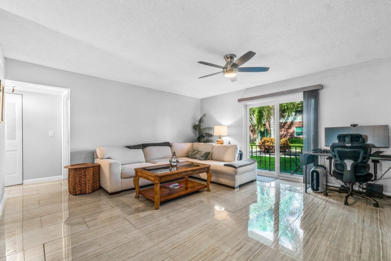2037 S Seacrest Boulevard, Unit B, Boynton Beach, FL 33435 Photo