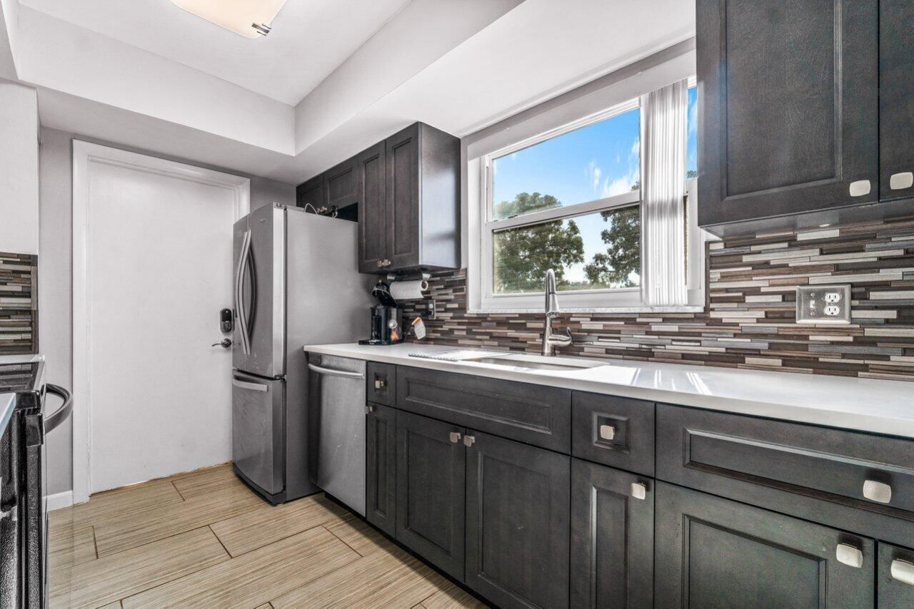 2037 S Seacrest Boulevard, Unit B, Boynton Beach, FL 33435 Photo
