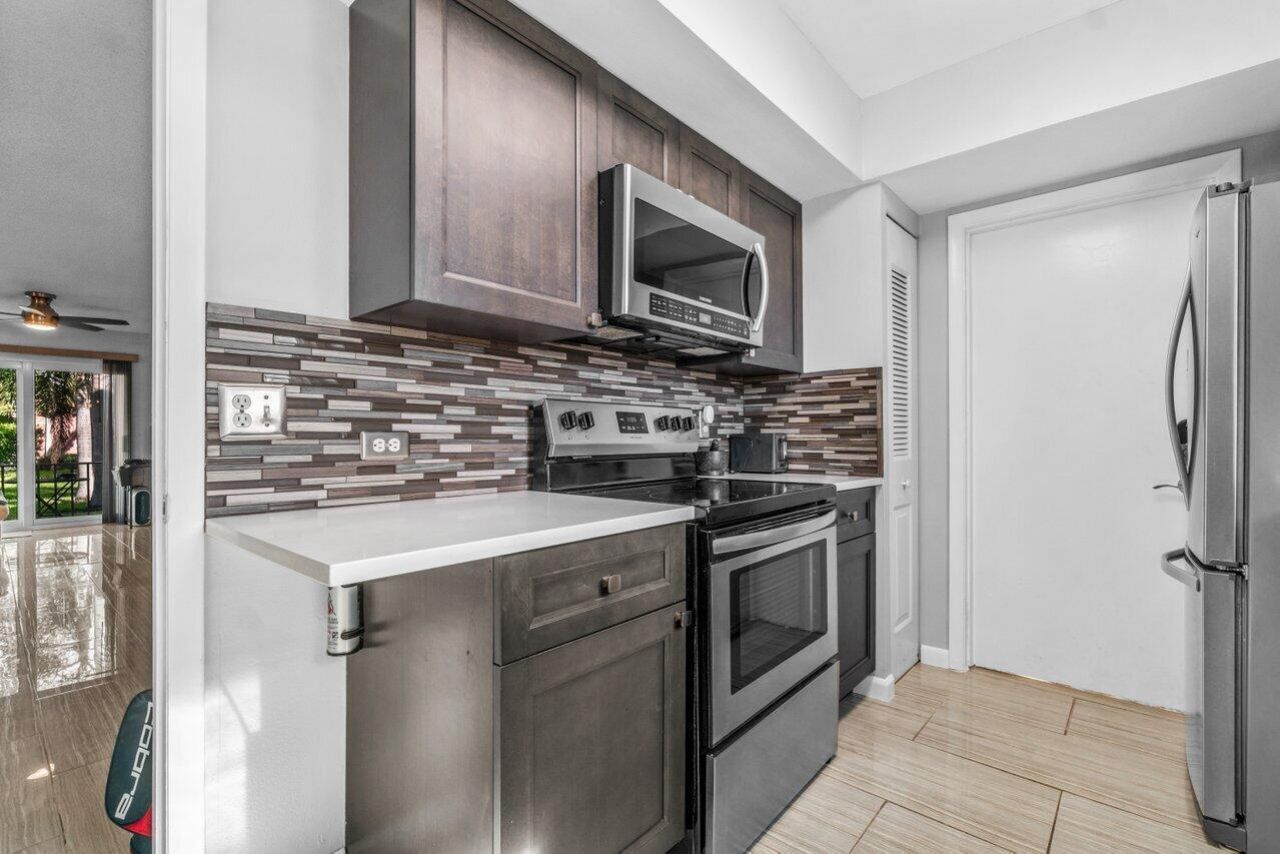 2037 S Seacrest Boulevard, Unit B, Boynton Beach, FL 33435 Photo