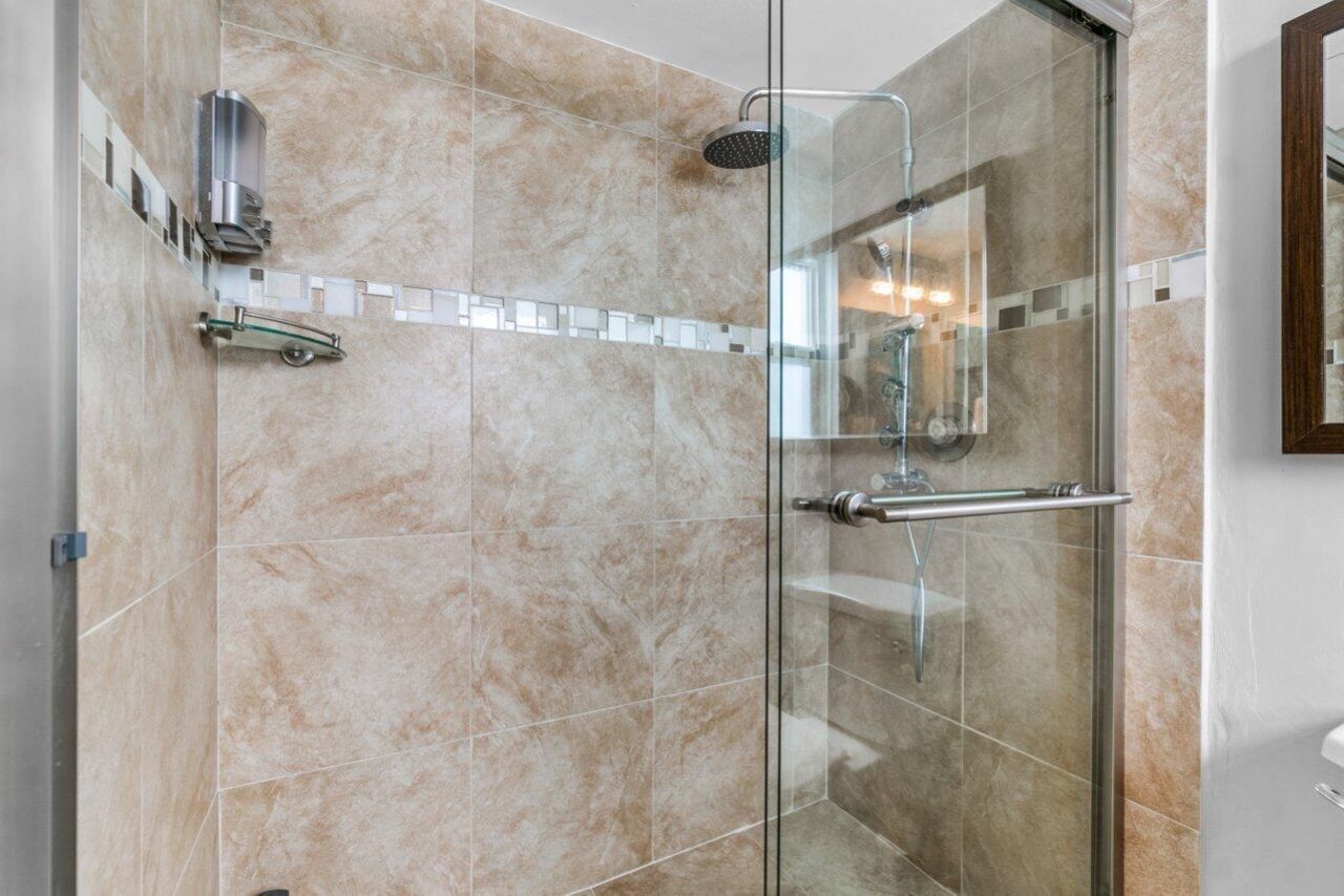 2037 S Seacrest Boulevard, Unit B, Boynton Beach, FL 33435 Photo