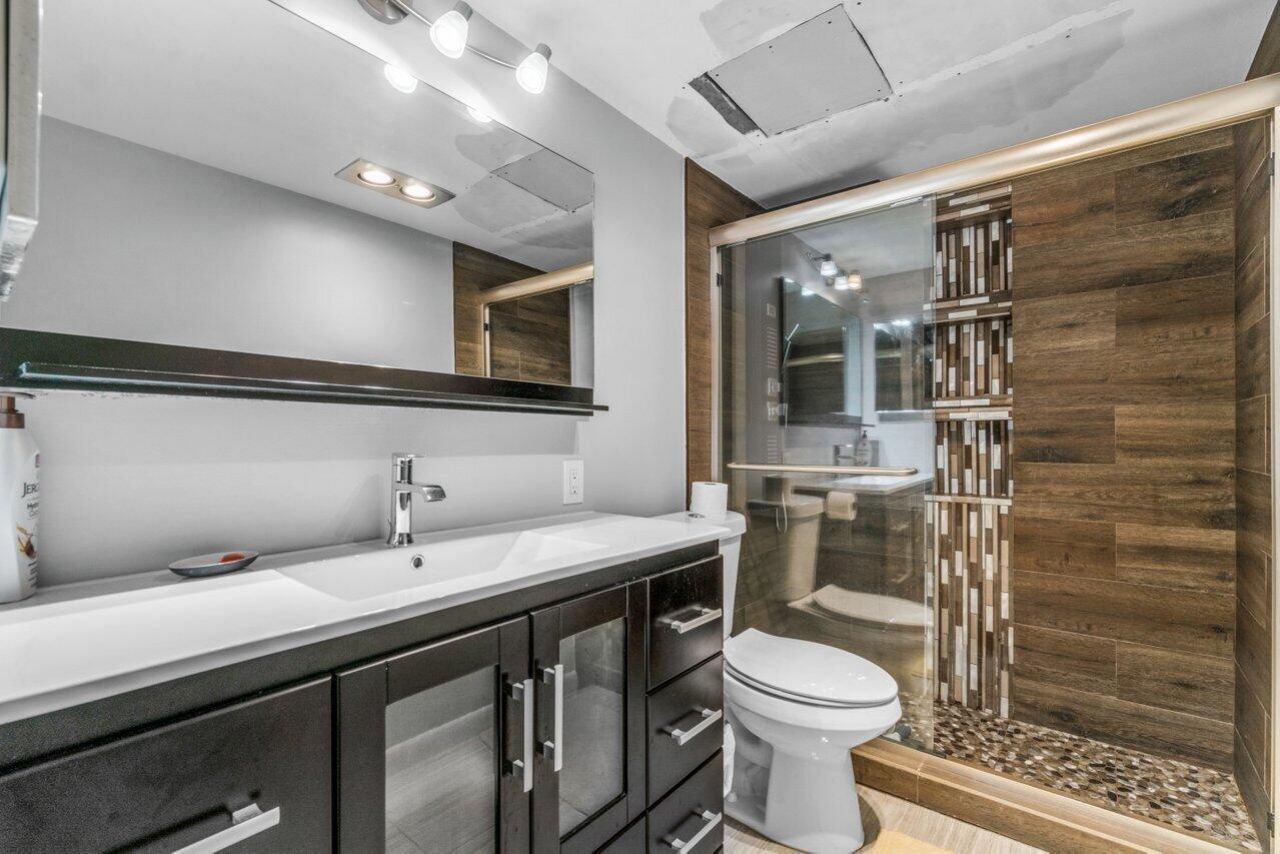 2037 S Seacrest Boulevard, Unit B, Boynton Beach, FL 33435 Photo