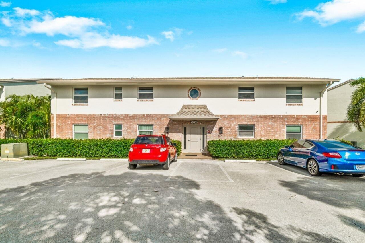 2037 S Seacrest Boulevard, Unit B, Boynton Beach, FL 33435 Photo