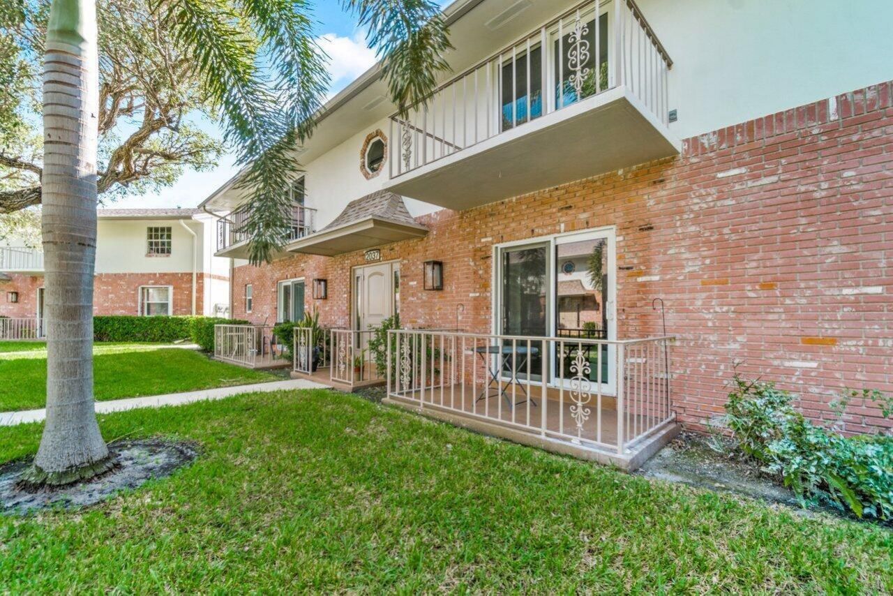 2037 S Seacrest Boulevard, Unit B, Boynton Beach, FL 33435 Photo