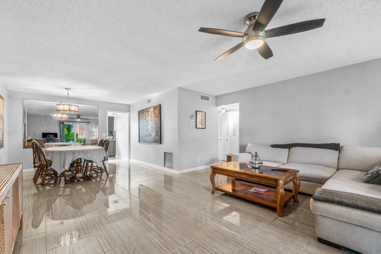 2037 S Seacrest Boulevard, Unit B, Boynton Beach, FL 33435 Photo