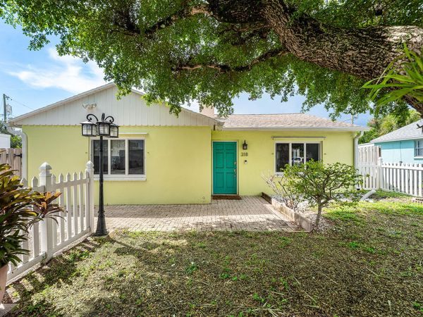 318 W Mango Street W, Lantana, FL 33462