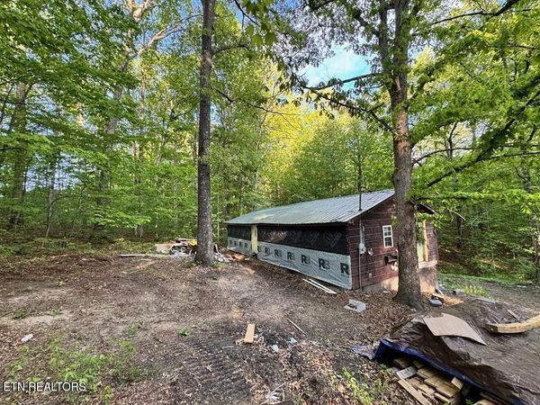 765 Sleepy Hollow Rd , Jamestown, TN 38556