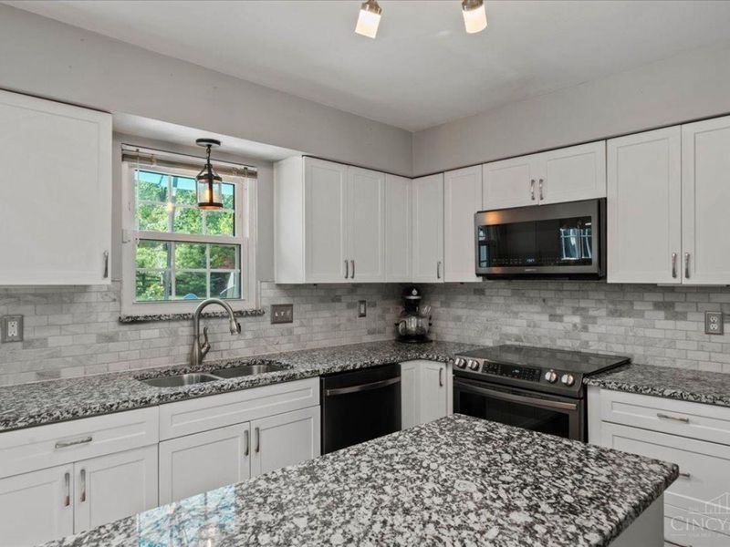3712 Chestnut Way, Pierce Township, OH 45102 Photo 7