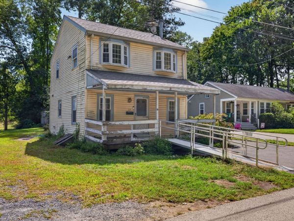 17 W Cedar Rd, Norfolk, MA 02056
