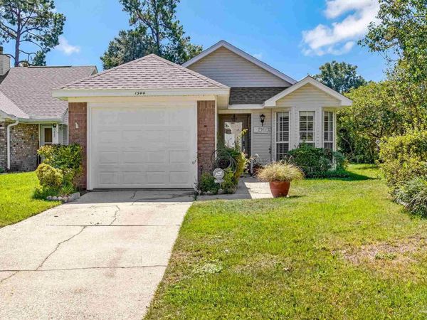 1344 Sunrunner Rd, Pensacola, FL 32504