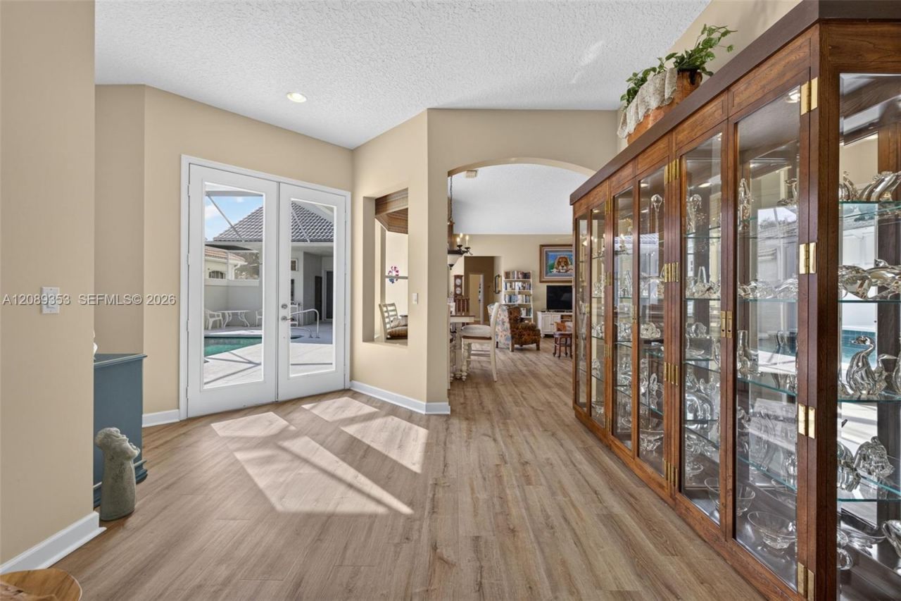 619 SW Lake Charles Cir, Port Saint Lucie, FL 34986 Photo
