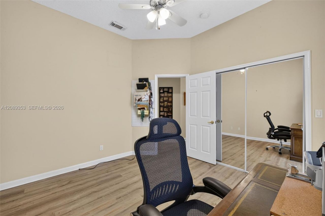 619 SW Lake Charles Cir, Port Saint Lucie, FL 34986 Photo