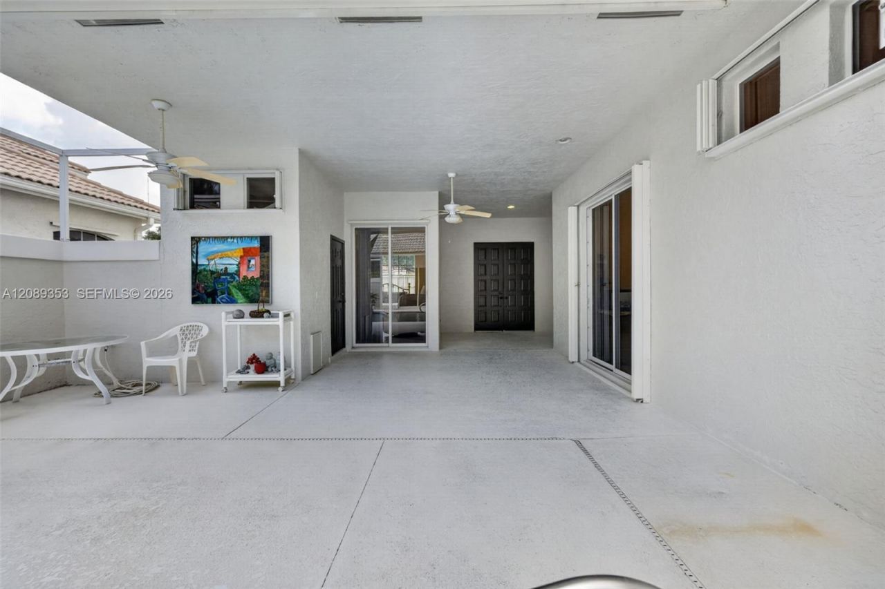 619 SW Lake Charles Cir, Port Saint Lucie, FL 34986 Photo