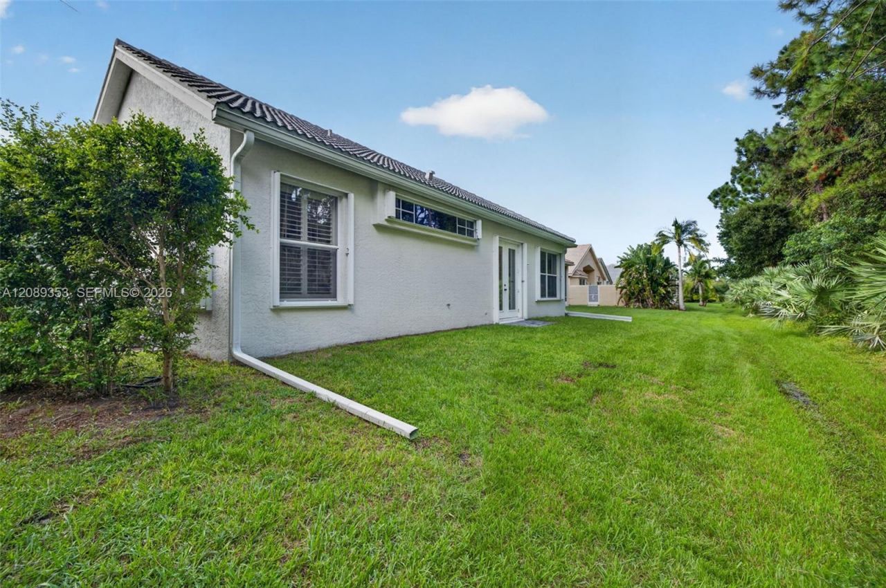 619 SW Lake Charles Cir, Port Saint Lucie, FL 34986 Photo