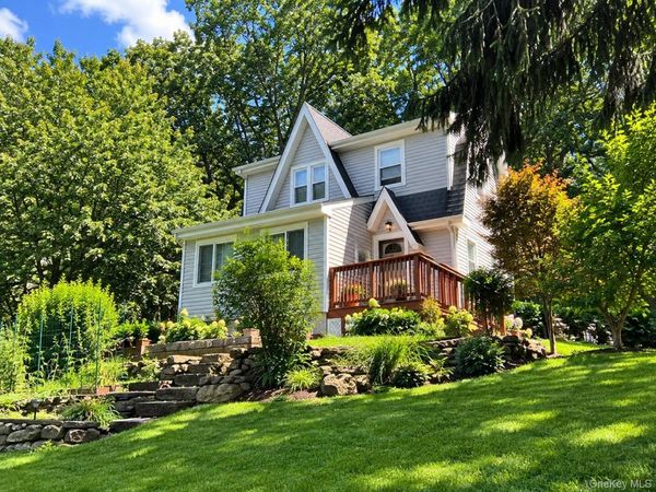 82 Birch Drive, Pleasantville, NY 10570