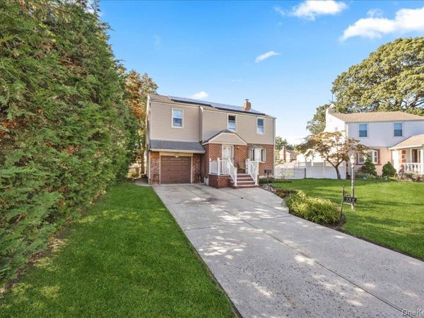 132 Nassau Street, Elmont, NY 11003