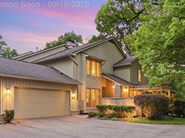 1123 Ivyglen Circle, Bloomfield Hills, Mi 48304