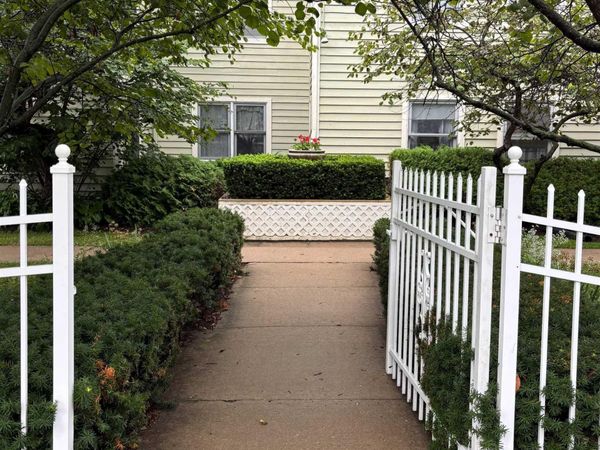 1000 University Manor Drive, Unit #A27, Fairfield, IA 52556