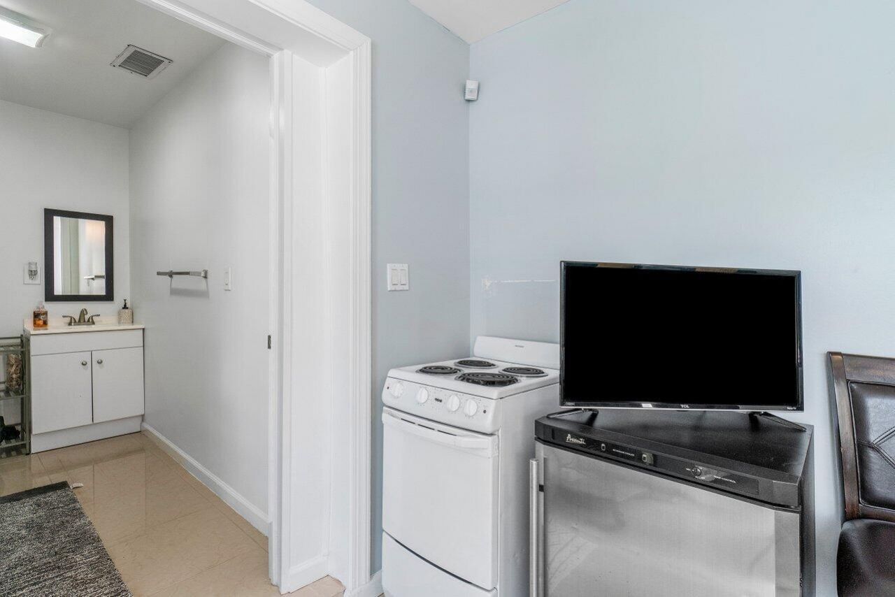 1114 S M Street, Lake Worth Beach, FL 33460 Photo