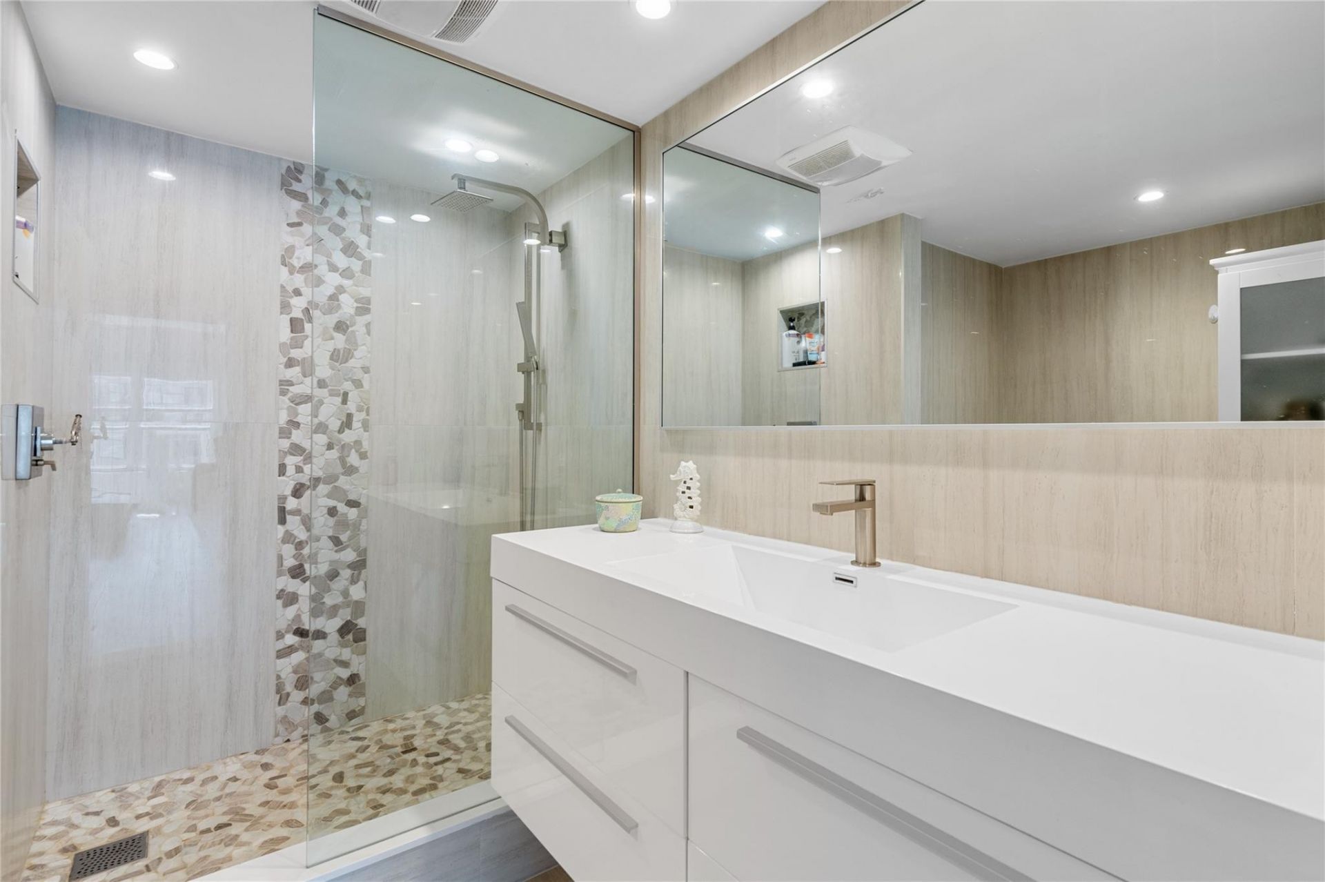 3850 Galt Ocean Drive, Unit 1504, Fort Lauderdale, FL 33308 Photo