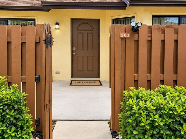 283 Springdale Circle, Unit 28C, Palm Springs, FL 33461
