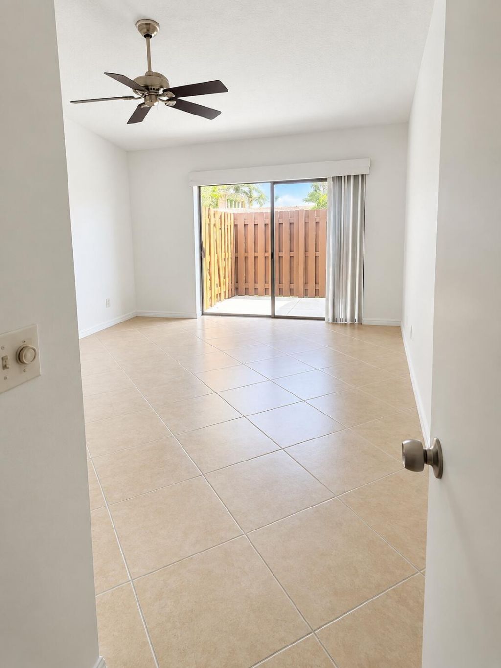 283 Springdale Circle, Unit 28C, Palm Springs, FL 33461 Photo