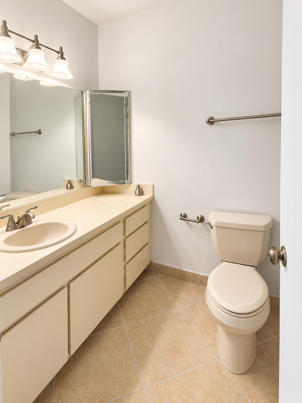 283 Springdale Circle, Unit 28C, Palm Springs, FL 33461 Photo