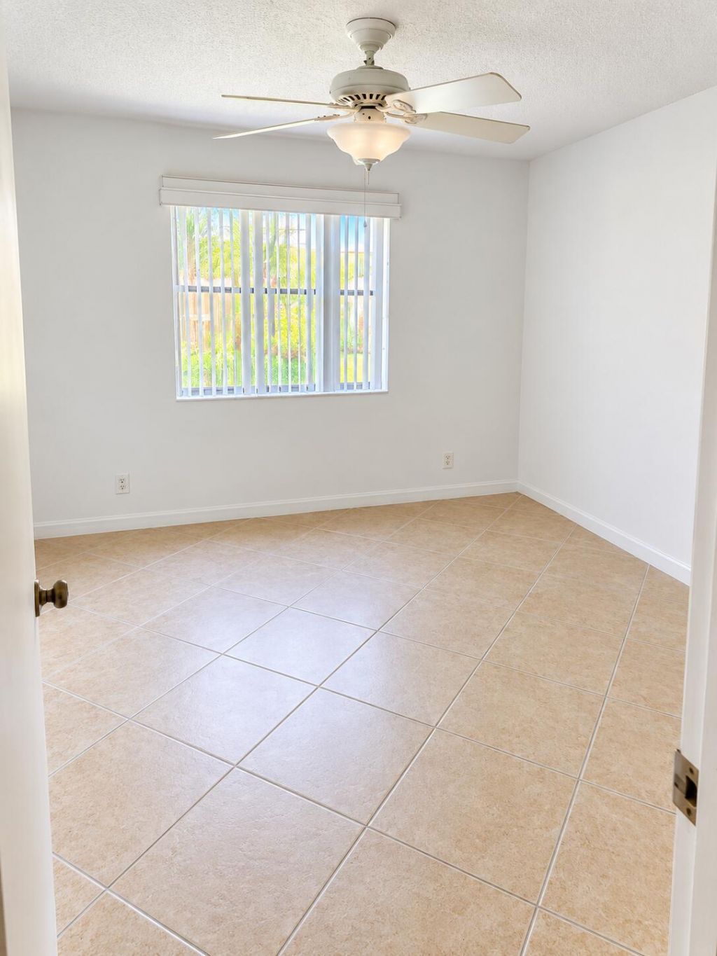 283 Springdale Circle, Unit 28C, Palm Springs, FL 33461 Photo