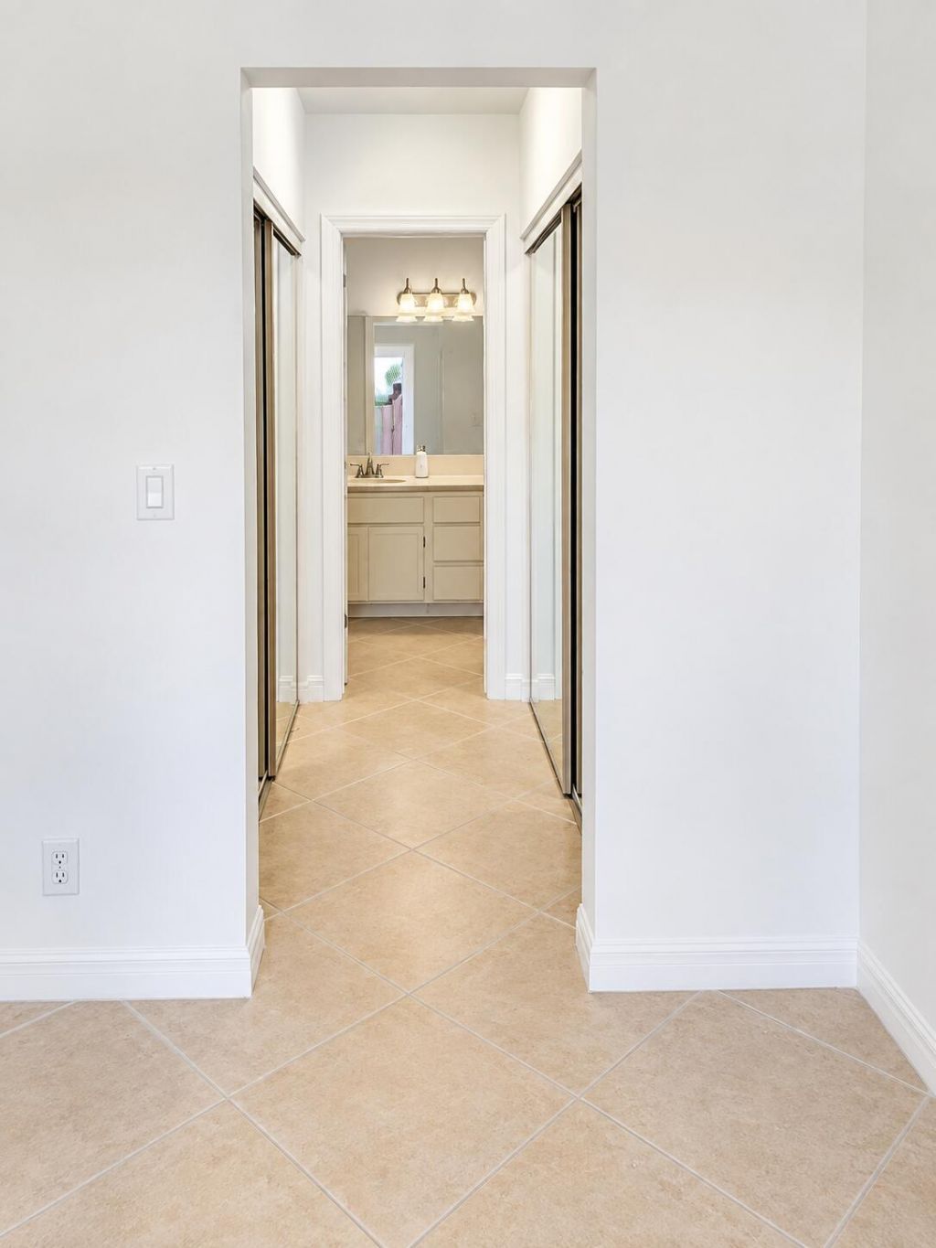 283 Springdale Circle, Unit 28C, Palm Springs, FL 33461 Photo