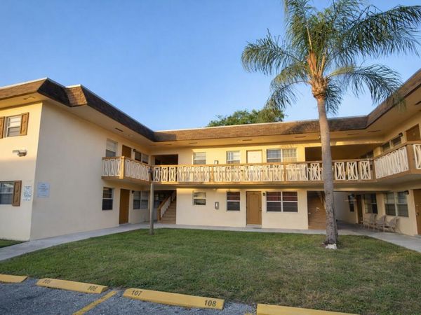 3721 SW 59th Terrace, Unit 5, Davie, FL 33314