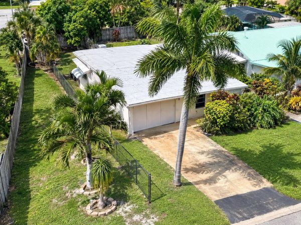 1075 James Road, Lantana, FL 33462