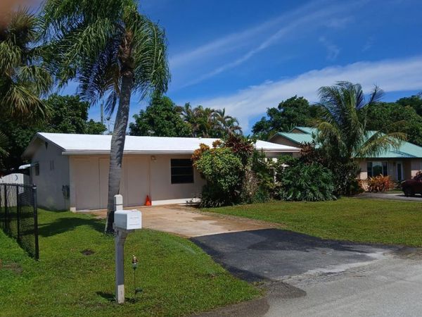 1075 James Road, Lantana, FL 33462