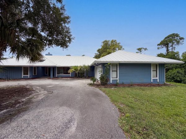 2122 SW Racquet Club Drive, Palm City, FL 34990