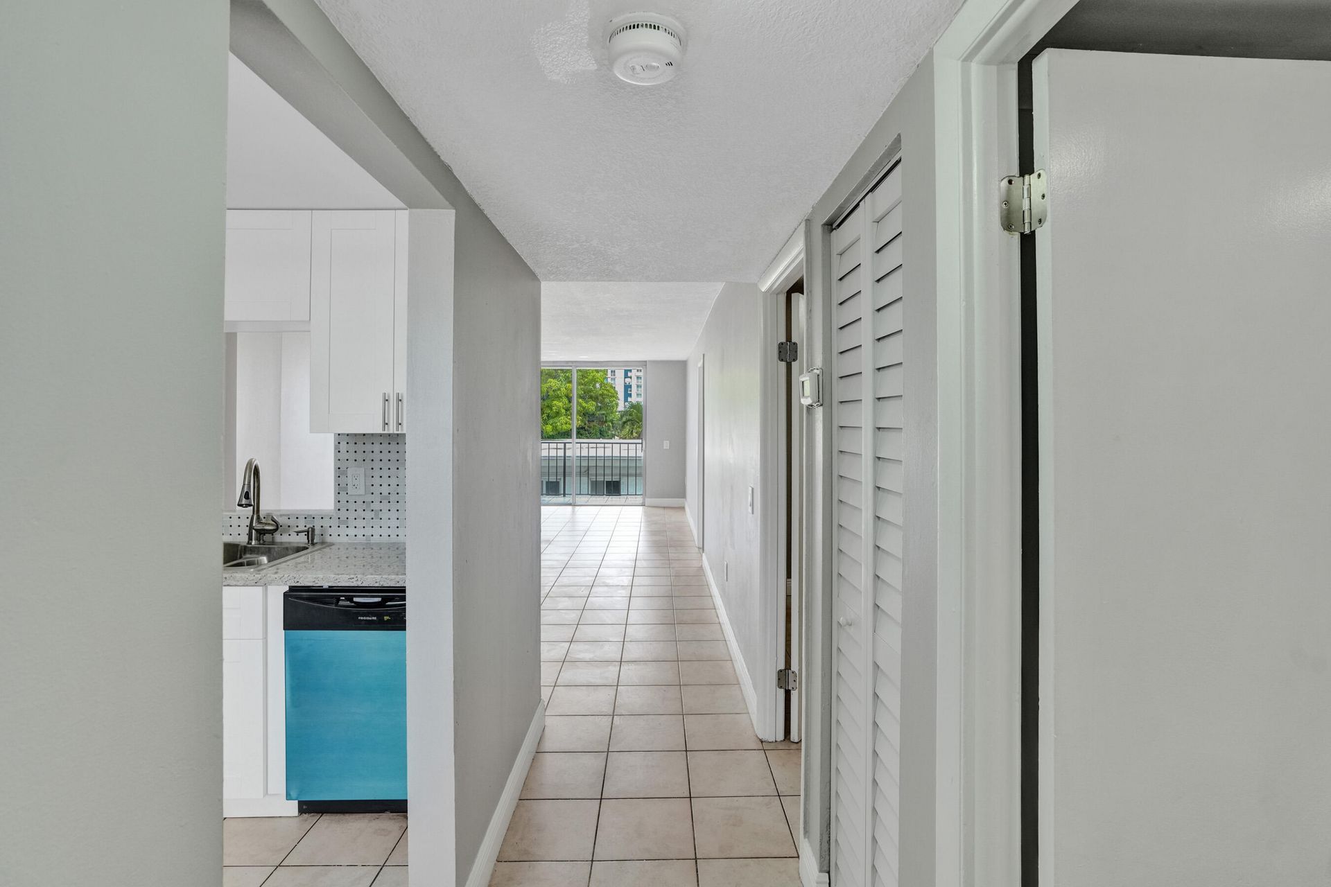 7601 Byron Avenue, Unit 3C, Miami Beach, FL 33141 Photo