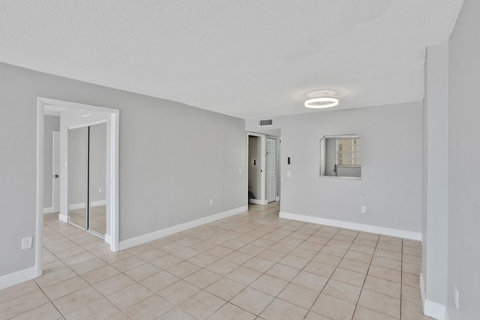 7601 Byron Avenue, Unit 3C, Miami Beach, FL 33141 Photo