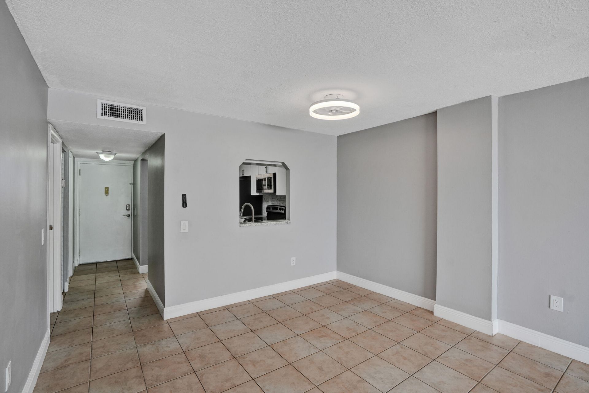7601 Byron Avenue, Unit 3C, Miami Beach, FL 33141 Photo
