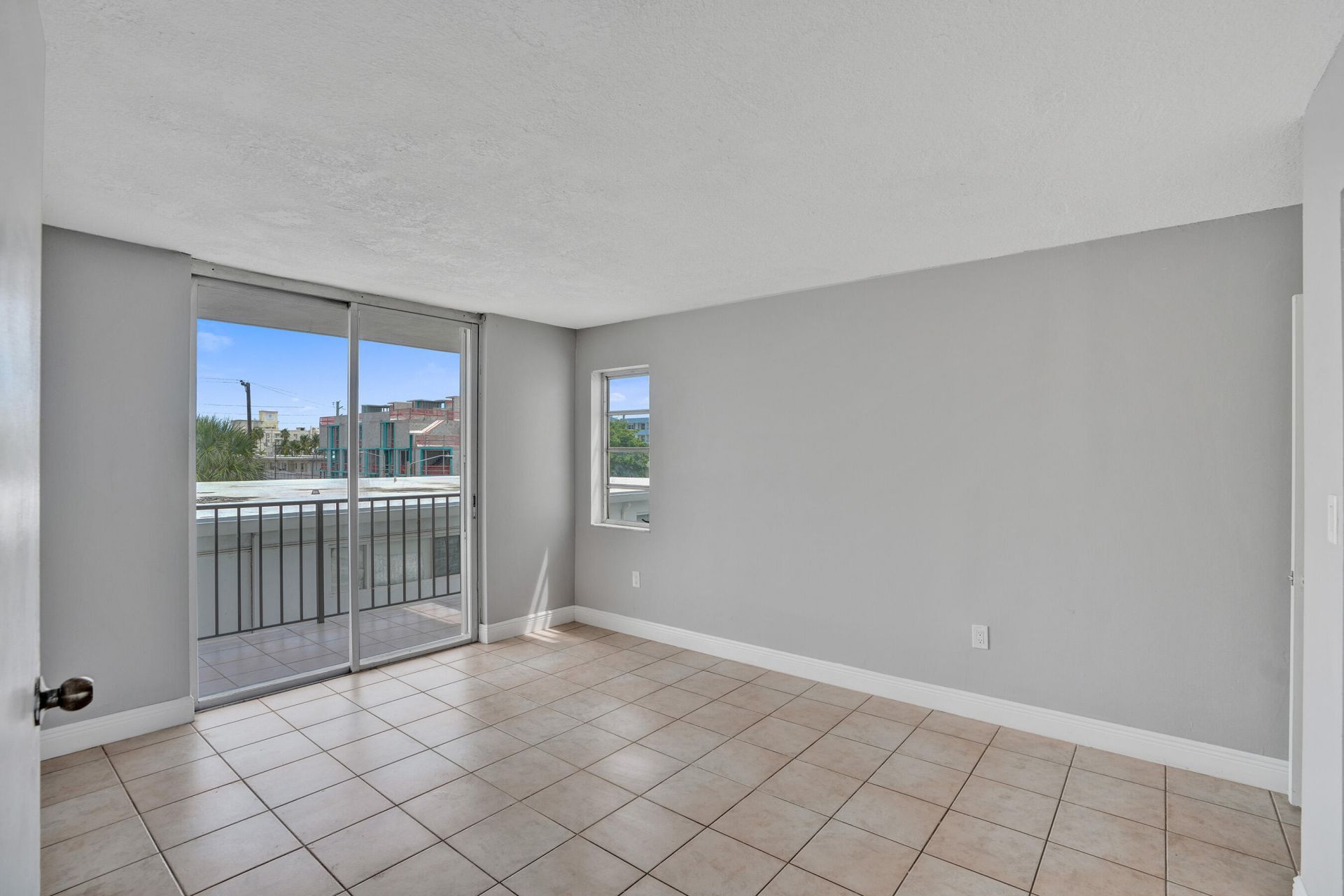 7601 Byron Avenue, Unit 3C, Miami Beach, FL 33141 Photo